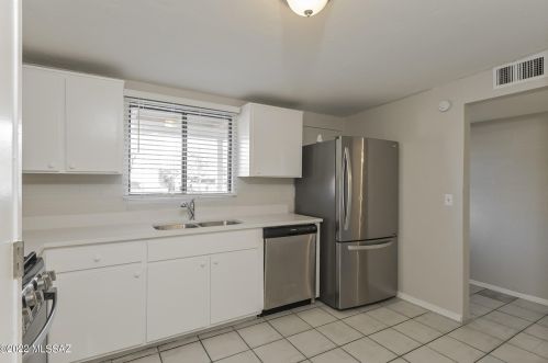 6633 Mary Dr, Tucson AZ  85730-1650 exterior