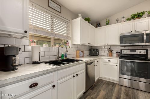 13926 Mauna Loa Ln, Sun City AZ  85379-8672 exterior