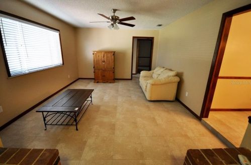 1183 Feather Dr, Deltona, FL 32725-2811