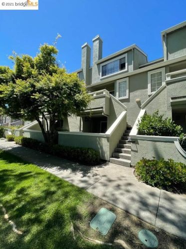 60 Fernridge Ct, Hayward, CA 94544-1386