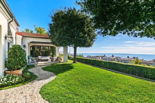 8 Rockshore Blf, Newport Beach CA  92657-2131 exterior