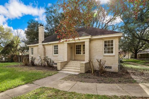 13 11th Ave, Texas City, TX 77590-6330