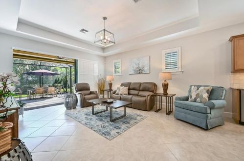 16157 Camden Lakes Cir, Naples FL  34110-2880 exterior