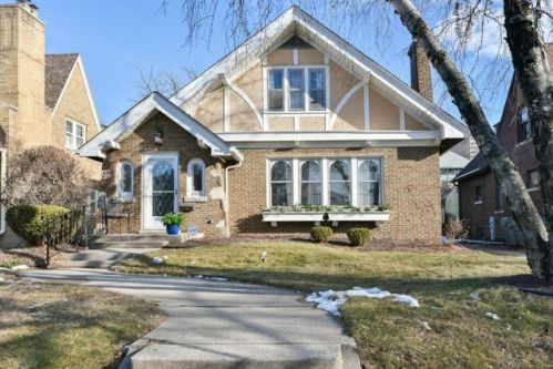 3408 Murray Ave, Milwaukee WI  53211-2818 exterior