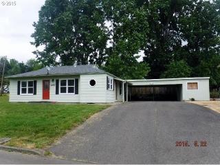 1687 Jacobson St, Roseburg, OR 97470-5645
