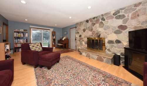 11642 Riverland Rd, Thiensville, WI 53092-2724