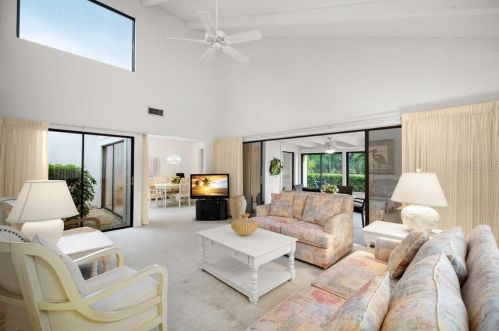 100 Lisa Ln, Oldsmar FL  34677-2369 exterior