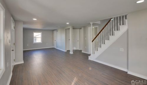 77 Lockwood Ave, Woodbridge NJ  07095-3615 exterior