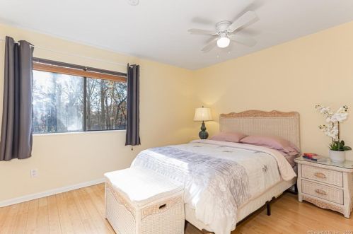 46 Merriland Rd, Stamford CT  06903-1717 exterior