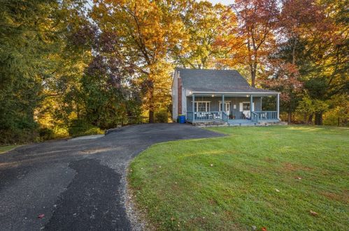 139 Longvue Dr, Pittsburgh, PA 15122-1941