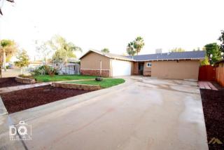 10401 Glenn St, Bakersfield, CA 93312-2727