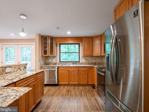 2268 Cocquina Dr, Herndon, VA 20191-1140