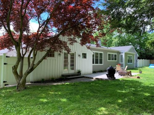 5 Kent Rd, Bridgeport, CT 06612-1848