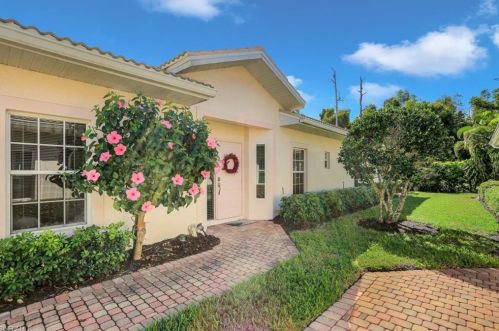 23125 Coconut Shores Dr, Bonita Springs FL 34134-9107 exterior