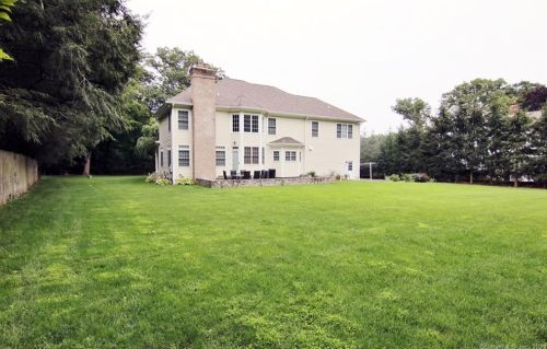 20 Parade Hill Rd, New Canaan, CT 06840-4124