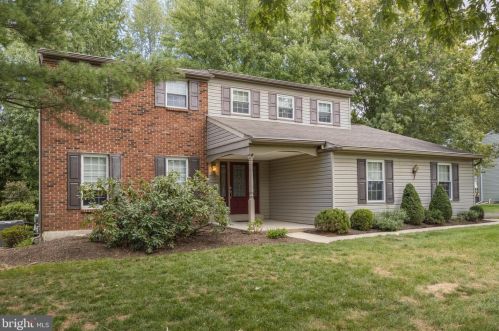 813 Sullivan Dr, Lansdale, PA 19446-5437