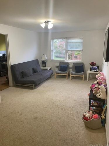 248 Seaton Rd, Stamford, CT 06902-3306