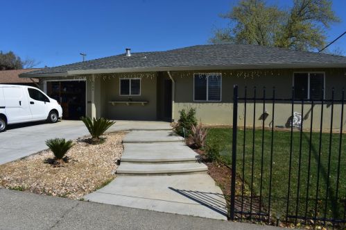 6704 Medora Dr, North Highlands, CA 95660-3724