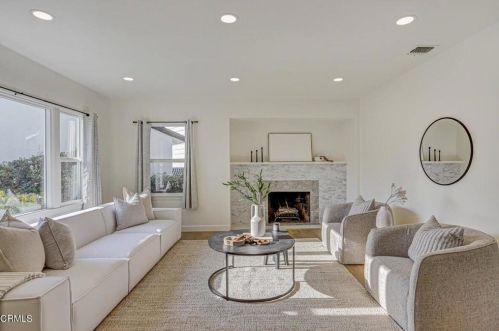 2919 El Caminito, Glendale CA  91214-2006 exterior