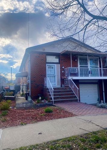 2461 Delanoy Ave, Bronx, NY 10469-6243
