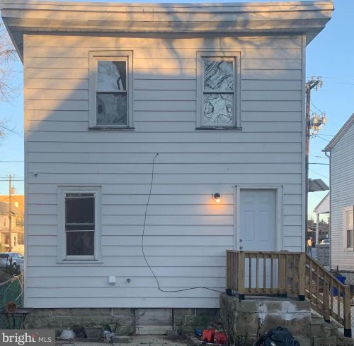 27 Wood St, West Deptford NJ  08066-1444 exterior