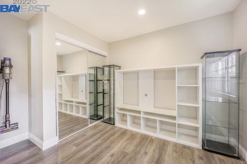 24494 Leona Dr, Hayward CA  94542-1010 exterior