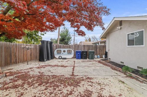 2612 Sunrise Ave, Modesto CA  95350-2437 exterior
