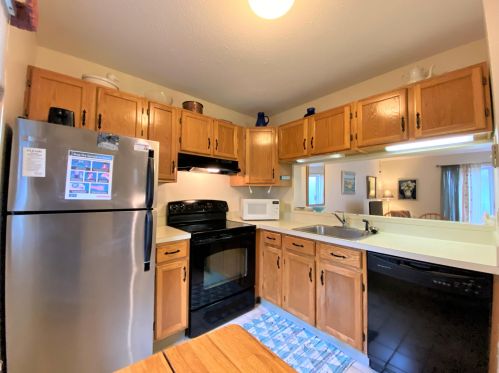 70 Howland Cir, Brewster, MA 02631-3027