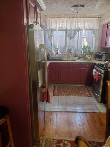 2748 Matthews Ave, Bronx NY  10467-8608 exterior