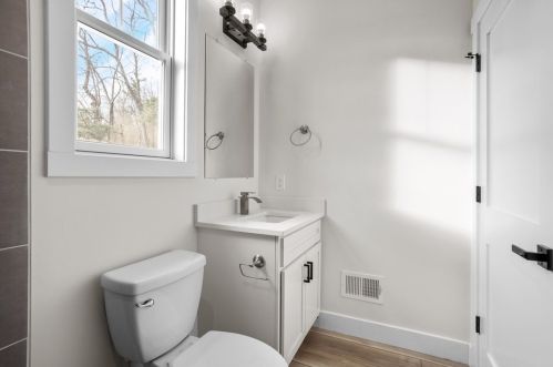 513 5th Ave, Bridgeville PA  15017-1337 exterior