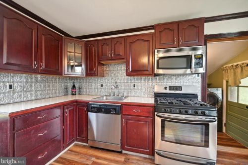 120 Slack Ave, Lawrence Township NJ  08648-4304 exterior