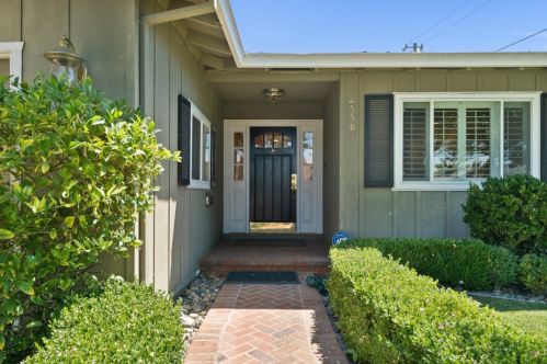 2558 Gunar Dr, San Jose, CA 95124-1317