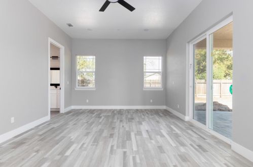 126 Mylnar Ave, Manteca CA  95336-4908 exterior