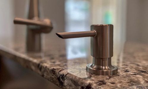 3 Eastvue Pl, Palm Coast FL  32164-6175 exterior