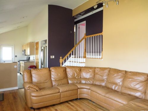 814 Delaware Ave, North Lindenhurst NY  11757-2811 exterior