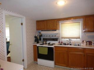 914 Jacob Rd, Southbury, CT 06488-2723