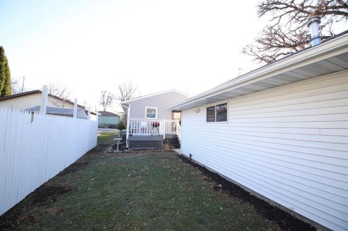 708 Dodge St, Watertown WI  53094-4749 exterior