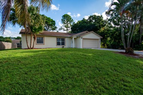 1213 Marmore Ave, Fort Pierce, FL 34953-5017