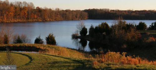 8267 Roxborough Loop, Gainesville VA 20155-3207 exterior