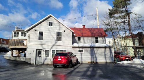 4 Milton Ave, Highland, NY 12528-1410