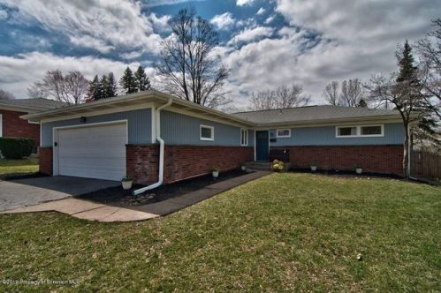 810 Hilltop Dr, Clarks Green, PA 18411-2702