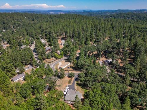 10790 Alta Sierra Dr, Grass Valley CA  95949-6842 exterior