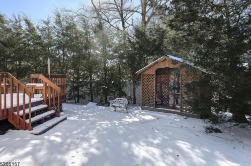 1 Prince Rd, Parsippany NJ  07054-4822 exterior
