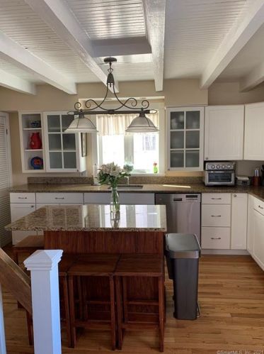 9 Grant St, Milford CT 06460-5311 exterior