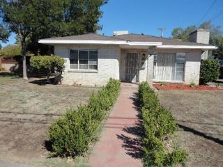815 6th St, Madera, CA 93637-4526