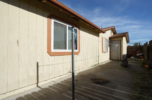 407 Mingo Way, Lathrop CA  95330-9533 exterior