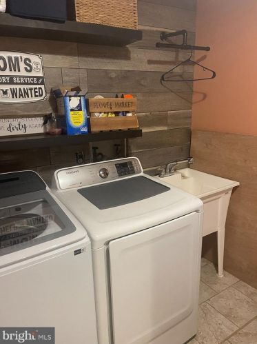 230 Forrestal Dr, Bear DE  19701-1668 exterior