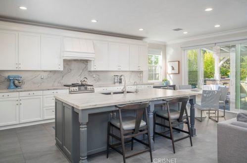 26173 Lone Rock Ct, Santa Clarita CA  91381-0647 exterior