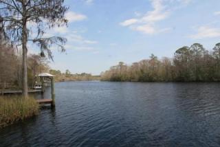 4 Creekview Ave, Freeport, FL 32439-5436