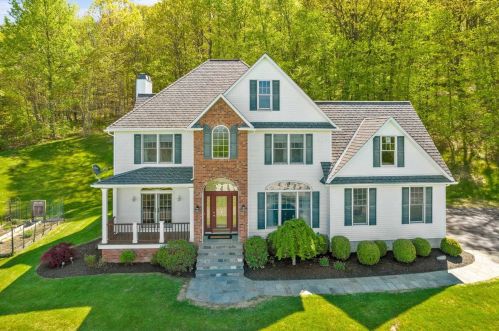 246 Devon Farms Rd, Stormville, NY 12582-5256